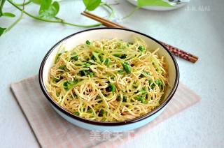 Bean Sprouts Mixed with Dried Shreds recipe