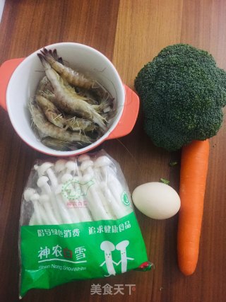Broccoli, Carrot, Mushroom and Shrimp Soup recipe
