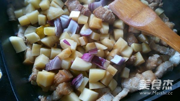 Braised Pork with Potatoes recipe