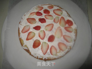 Simple and Easy to Decorate Cake-almond Cream Strawberry Cake recipe