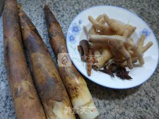 Grilled Bamboo Shoots with Chicken Feet recipe