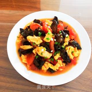Scrambled Eggs with Tomato and Fungus recipe