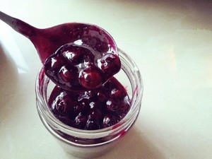 Popped Large-grain Blueberry Sauce recipe