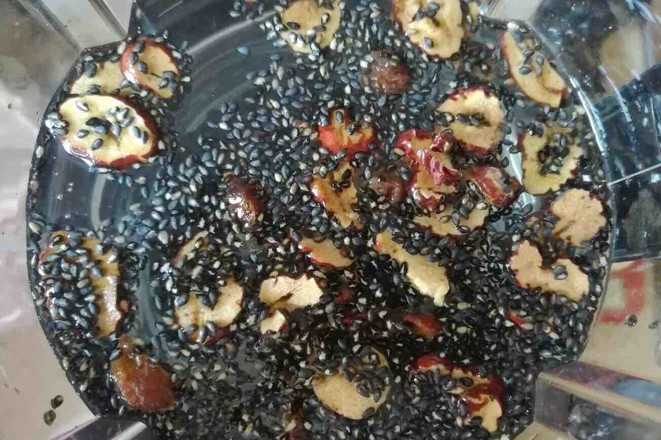 Red Dates, Sesame and Black Bean Soy Milk recipe