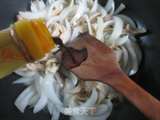 Stir-fried Gluten with White Onion recipe