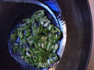 Stir-fried Watermelon Rind with Green Pepper recipe