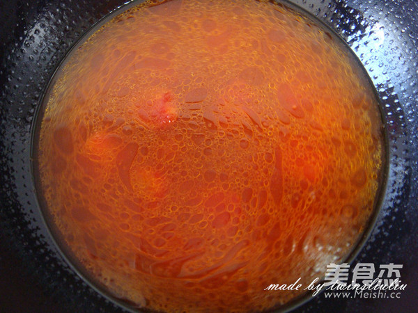 Western Red Fungus and Egg Longxu Noodle Soup recipe