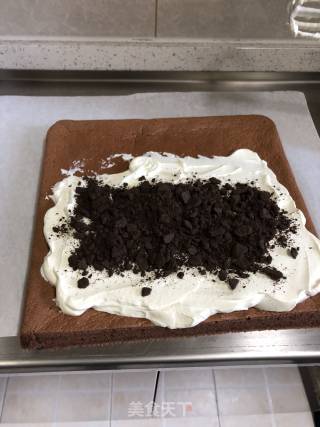 Oreo Chocolate Cream Cake Roll recipe