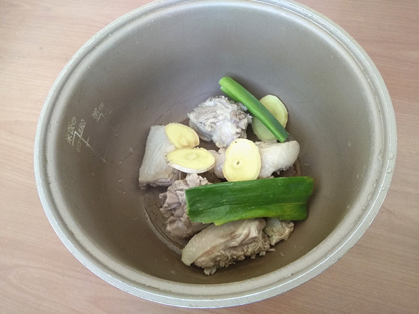 Duck Leg Mushroom Claypot recipe