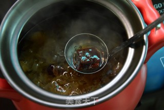 Sweet Soup with Red Dates, Longan and Tremella recipe
