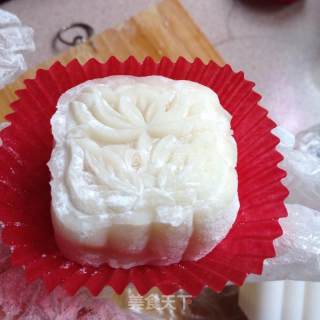 #新良first Baking Competition# Lotus Seed Paste Snowy Mooncakes recipe