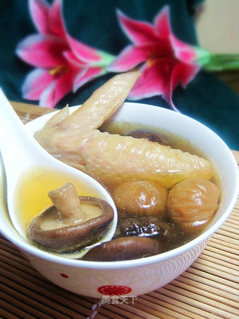Stewed Chicken Soup with Figs and Mushrooms recipe