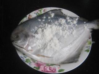 Spicy Garlic Roast Pomfret recipe