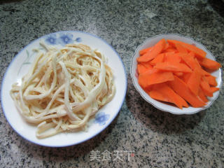 Stir-fried Carrots with Bamboo Shoots recipe