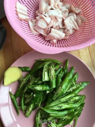 #信之美# Stir-fried Pork with Hot Peppers recipe