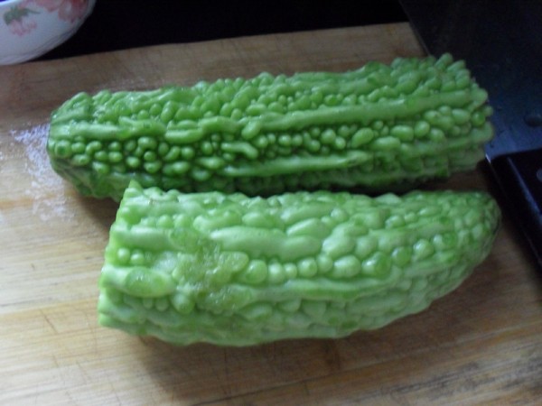 Stuffed Bitter Gourd with Red Dates recipe