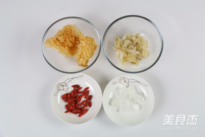 Tremella Lily Goji Dew recipe