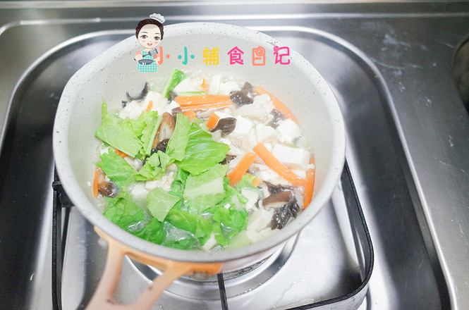 Tofu Soup with Chicken, Mushrooms and Mushrooms Over 12 Months Old recipe