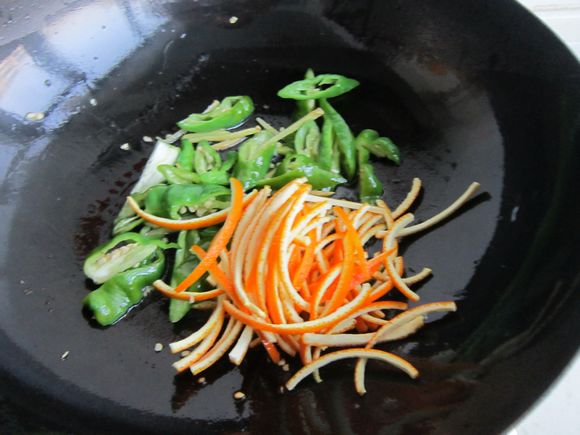 Stir-fried Shredded Pork with Orange Peel recipe