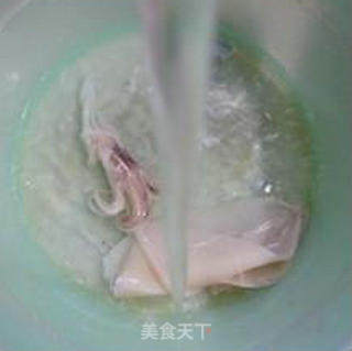 Stir-fried Squid with Leek and Floral Fragrance recipe