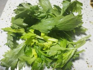 Scrambled Eggs with Celery Leaves recipe