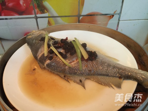 Steamed Yellow Croaker with Tempeh recipe