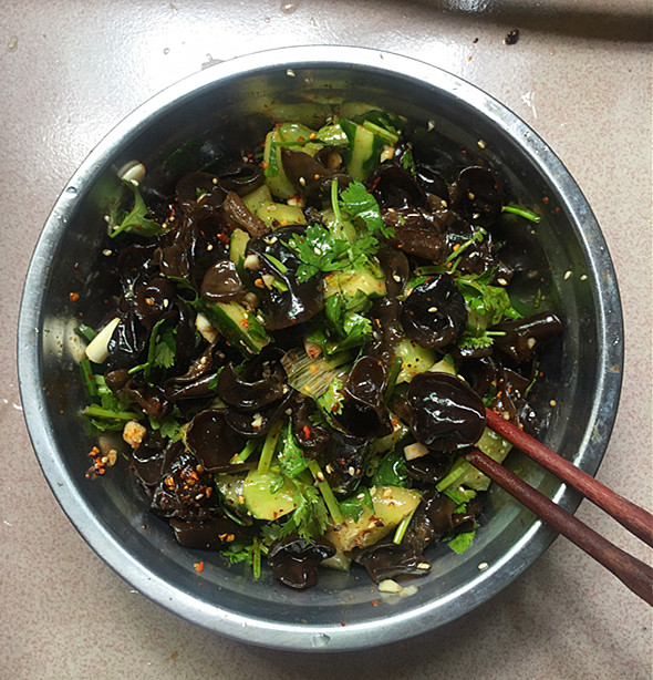 Cucumber Mixed with Black Fungus recipe