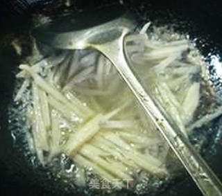 Stir-fried Lotus Root with Leeks recipe