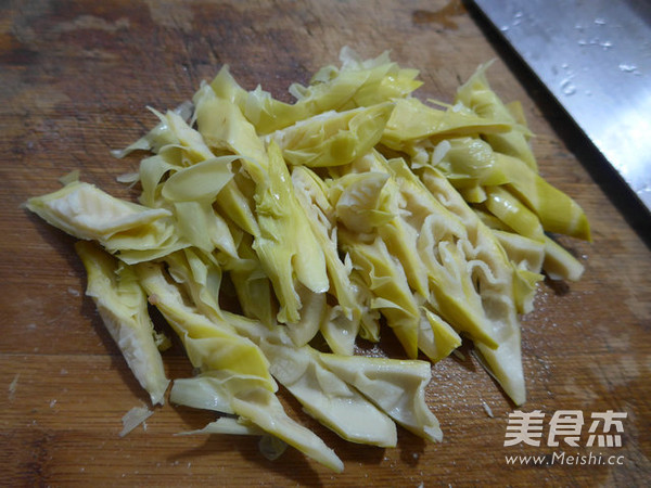 Stir-fried Pork with Bamboo Shoots and Pork with Hot Peppers recipe