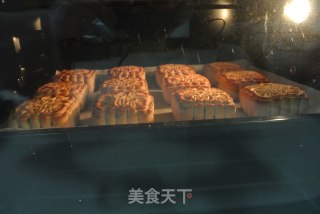 Upgraded Version-cantonese-style Pork Floss and Five-ren Barbecued Pork Mooncake (with Detailed Process Diagram) recipe