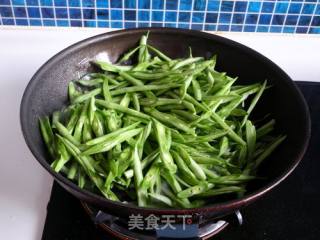 Braised Noodles with Beans recipe