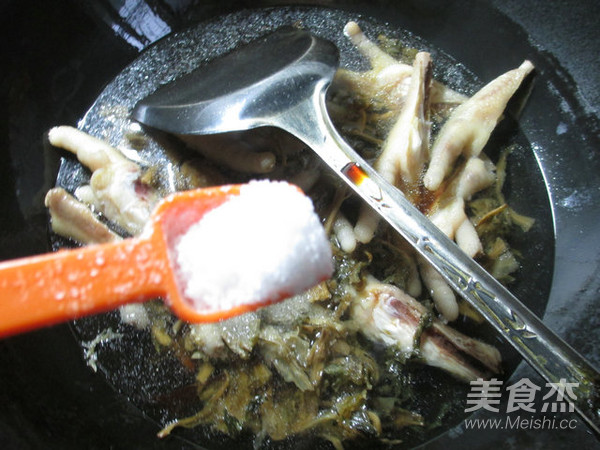 Grilled Chicken Feet with Plum Dried Vegetables recipe