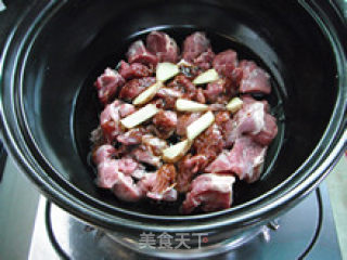 A Nutritious Appetizer in Winter-beef Stew with Radish recipe