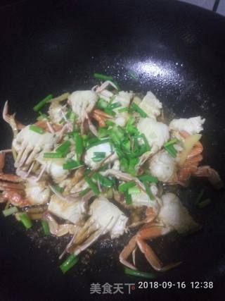 Fried Crab with Ginger and Green Onion recipe