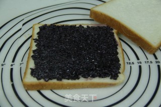 Net Red Black Rice Mango Cheese Toast recipe