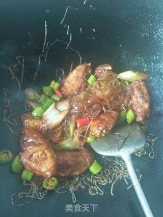 Braised Vermicelli with Chicken Wings recipe