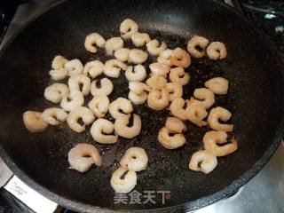 Fried Noodles with Shredded Chicken and Shrimp recipe