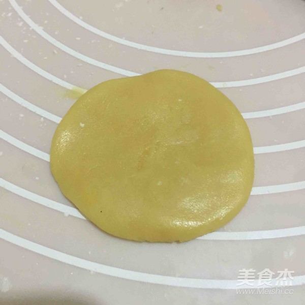 Cantonese Bean Paste Mooncake recipe