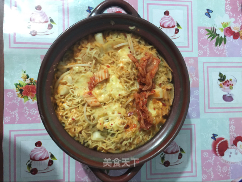 Kimchi Rice Cake Cheese Noodles recipe