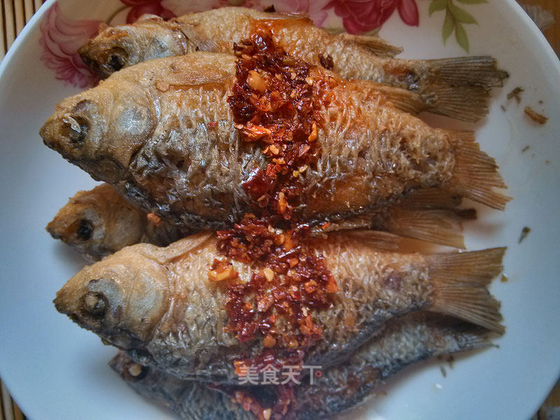 Fried Small Crucian Carp recipe