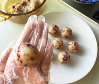 #新良第一节婚纱大赛# Chocolate Coconut and Cranberry Cheese Mooncakes recipe