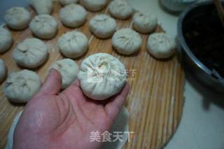 Pork Buns with Dried Plums and Vegetables recipe