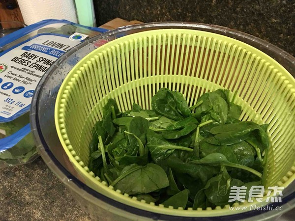 Baby Spinach and Avocado Salad recipe