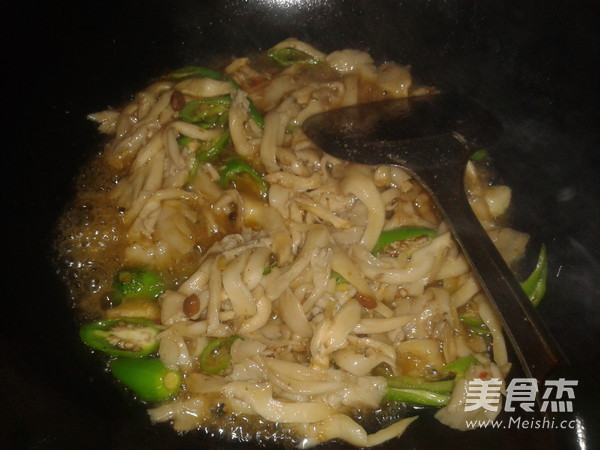 Stir-fried Mushrooms with Green Peppers recipe