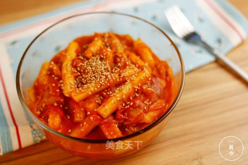 Korean Kimchi Fried Rice Cake Made by A Kitchen Cast Iron Pot Version recipe