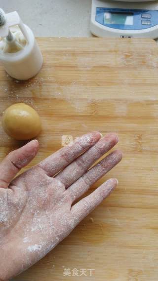 Cheese and Mung Bean Paste Mooncakes recipe