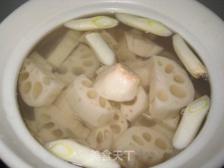 Stewed Lotus Root with Hoof recipe