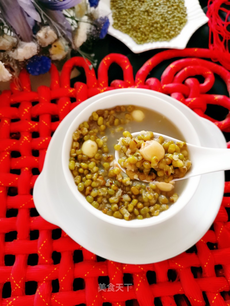 Lotus Seed Mung Bean Soup recipe