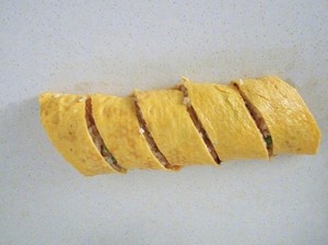 Egg Bacon Rice Roll recipe