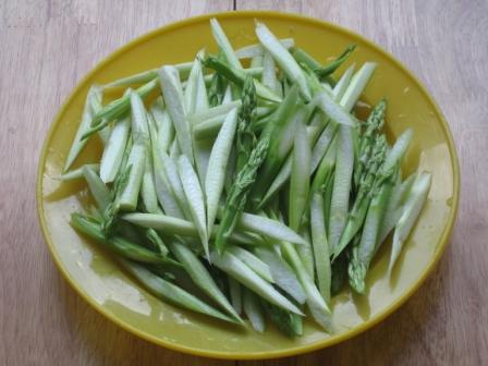 Stir-fried Asparagus with Seafood and Mushroom recipe